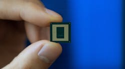 Qcomm Snapdragon 888 Hand Promo